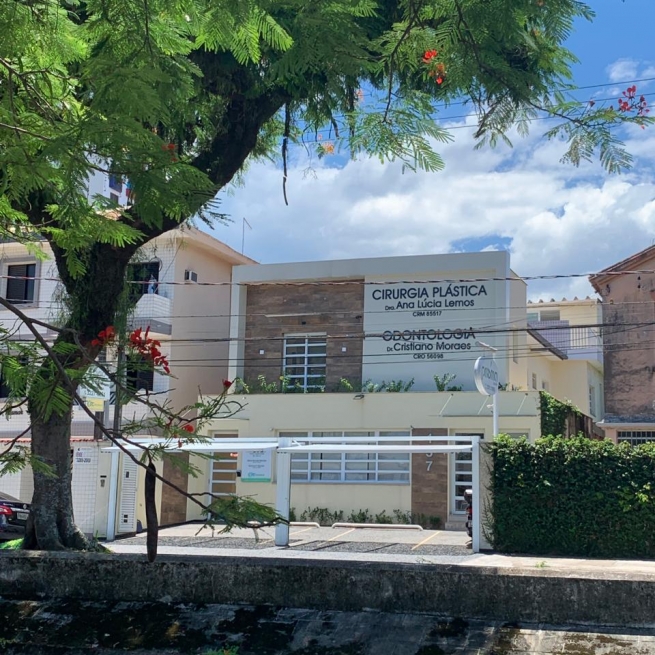 CLINICA-DE-CIRURGIA-PLASTICA-EM-SANTOS-DRA-ANA-LUCIA-LEMOS-CLINICA-2.jpeg